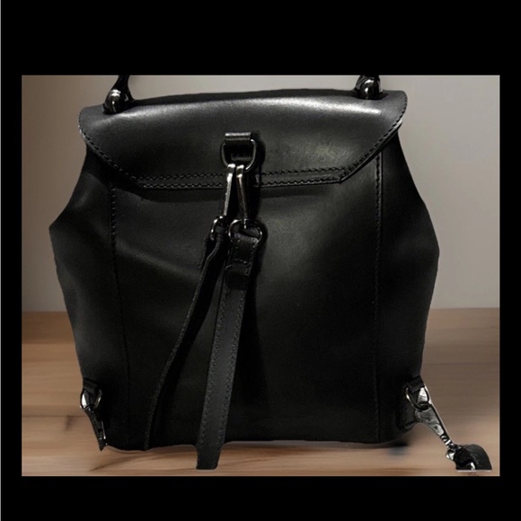 Luana Ferracuti Italian, Elegant Black Leather Handbag and Backpack - Picture 2 of 11